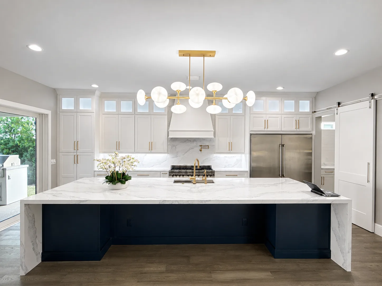 Kitchen renovation with custom cabinetry by Remoluxe USA